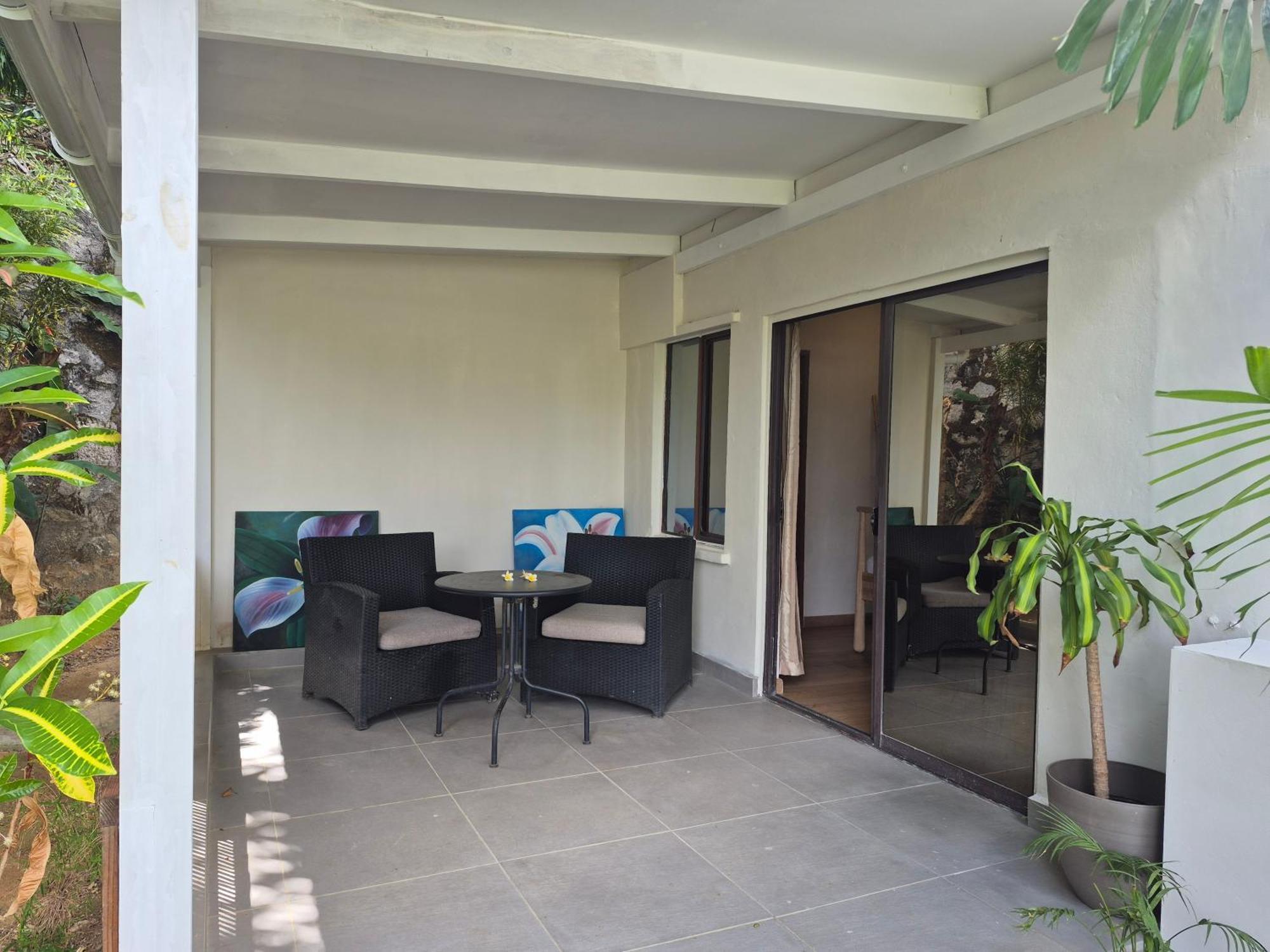 Beau Vallon Bungalows
